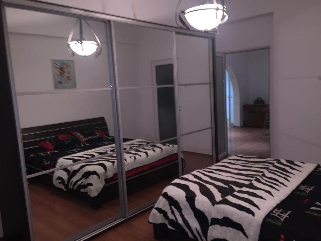 Apartament Unirii Centru Appartamento Bucarest Camera foto
