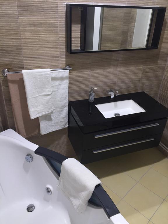 Apartament Unirii Centru Appartamento Bucarest Esterno foto