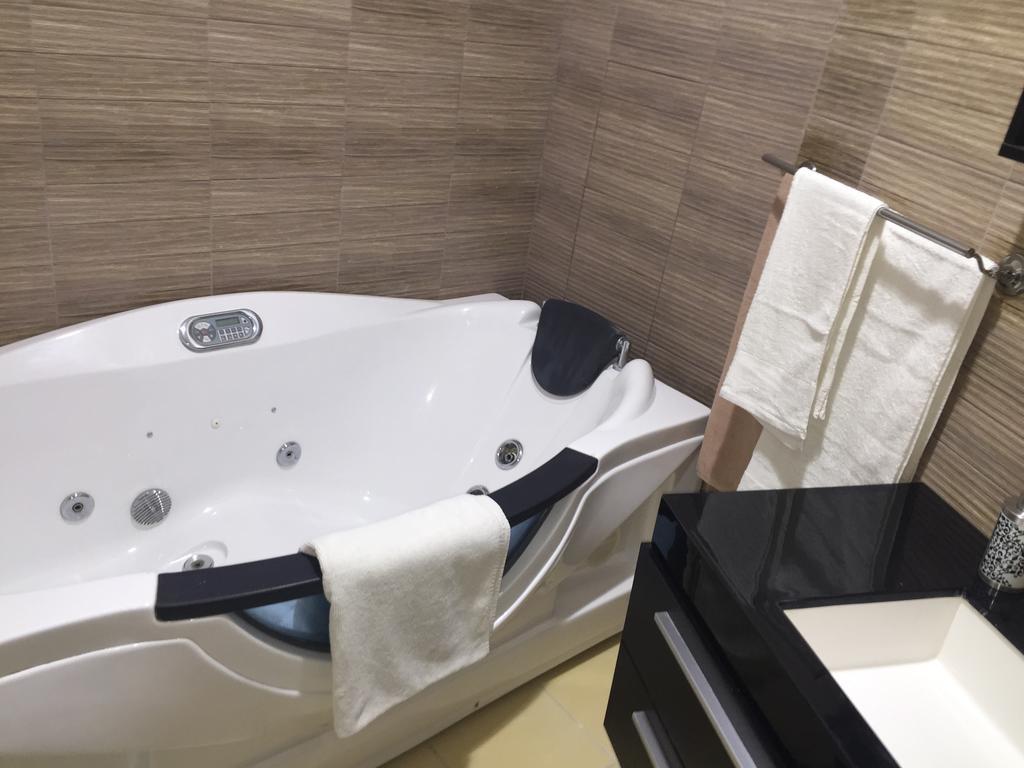 Apartament Unirii Centru Appartamento Bucarest Esterno foto